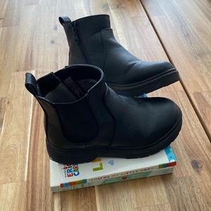 Toddler girl size 13 Chelsea boot